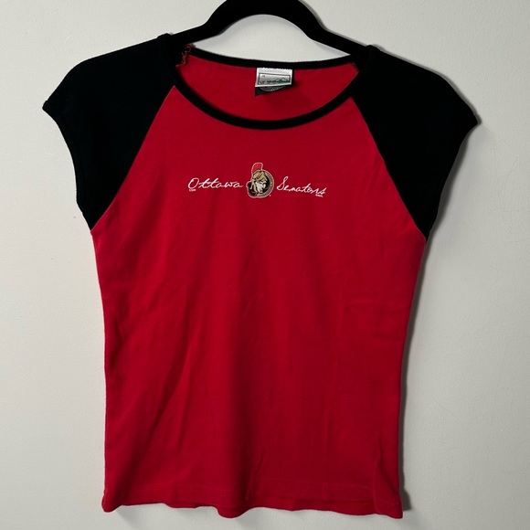 NHL Tops - Y2K NHL OTTAWA SENATORS women's red black baby tee, M/L.